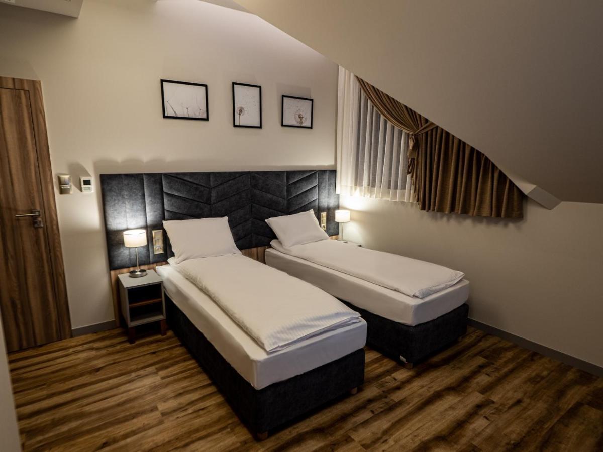 Villa & Gospoda Krakowska Kobiernice Dış mekan fotoğraf